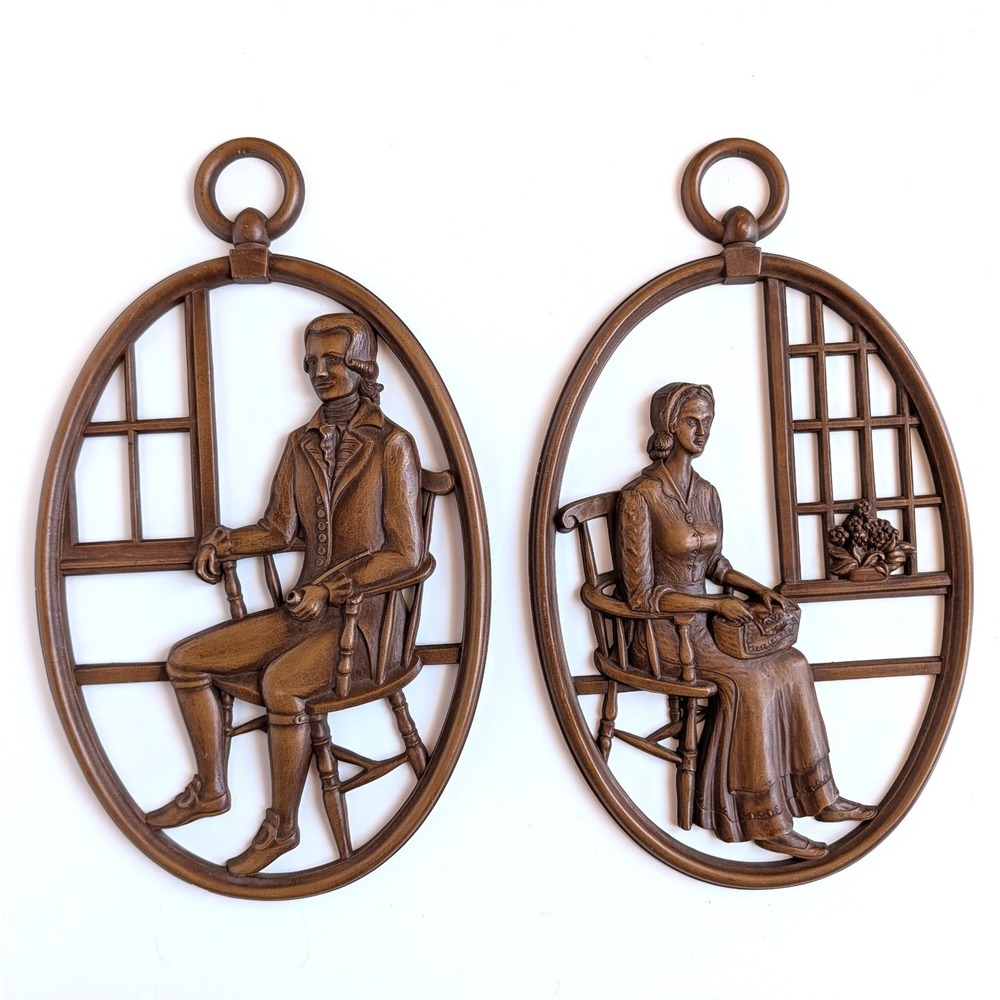 Syroco Colonial Man and Woman Wall Plaques Pair Brown Mid Century 3960 VTG